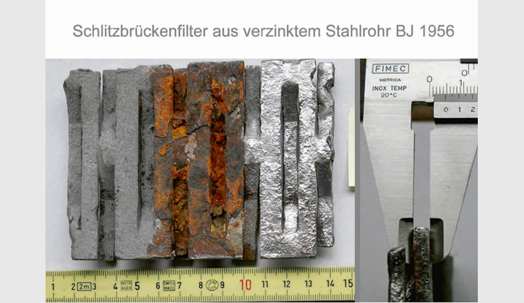 Fig. 13 Materialprobe Schlitzbrückenfilter Brunnen B25 aus verzinktem Stahl.