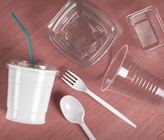 Nach einer Schätzung des Bundesamtes für Umwelt (Bafu) gelangen pro Jahr rund 14'000 Tonnen Kunststoffe in Schweizer Böden und Gewässer. (Foto: serphoto/123rf.com) Nach einer Schätzung des Bundesamtes für Umwelt (Bafu) gelangen pro Jahr rund 14'000 Tonnen Kunststoffe in Schweizer Böden und Gewässer. (Foto: serphoto/123rf.com)