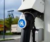 Der grüne Wasserstoff soll mit einer Pipeline von der Produktion emissionsfrei in die benachbarte Autobahnraststätte transportiert werden. (Bild:  
chrishoff/123rf)